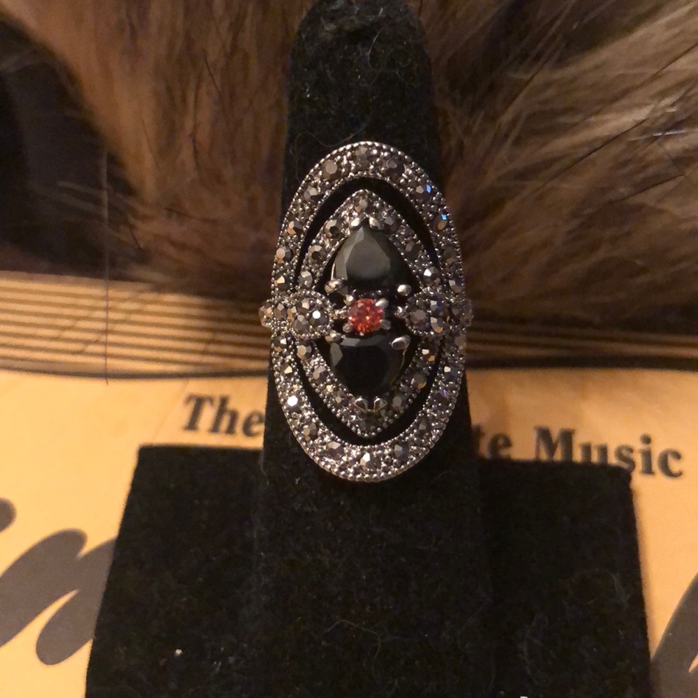 Vintage-Inspired Black and Silver Marquise Statement Ring